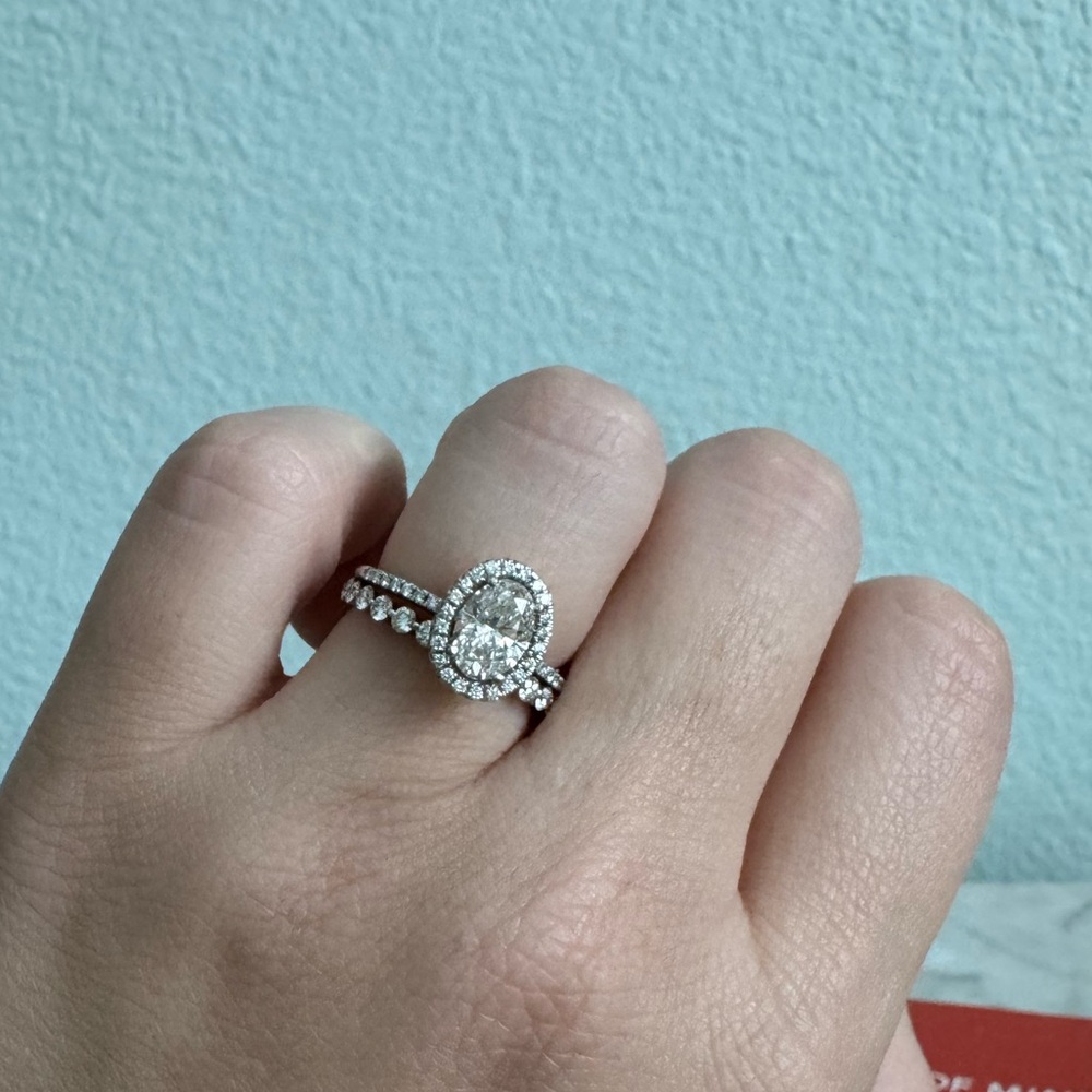 Oval Halo Wedding Ring Set